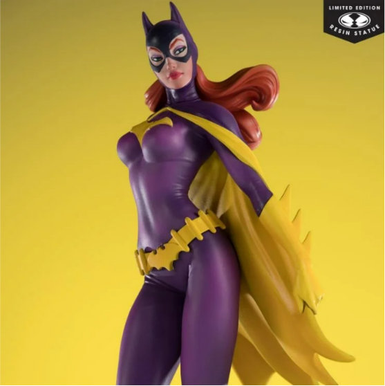 McFarlane Toys - J. Scott Campbell DC Cover Girls Batgirl 1/8 Scale Limited Edition Statue